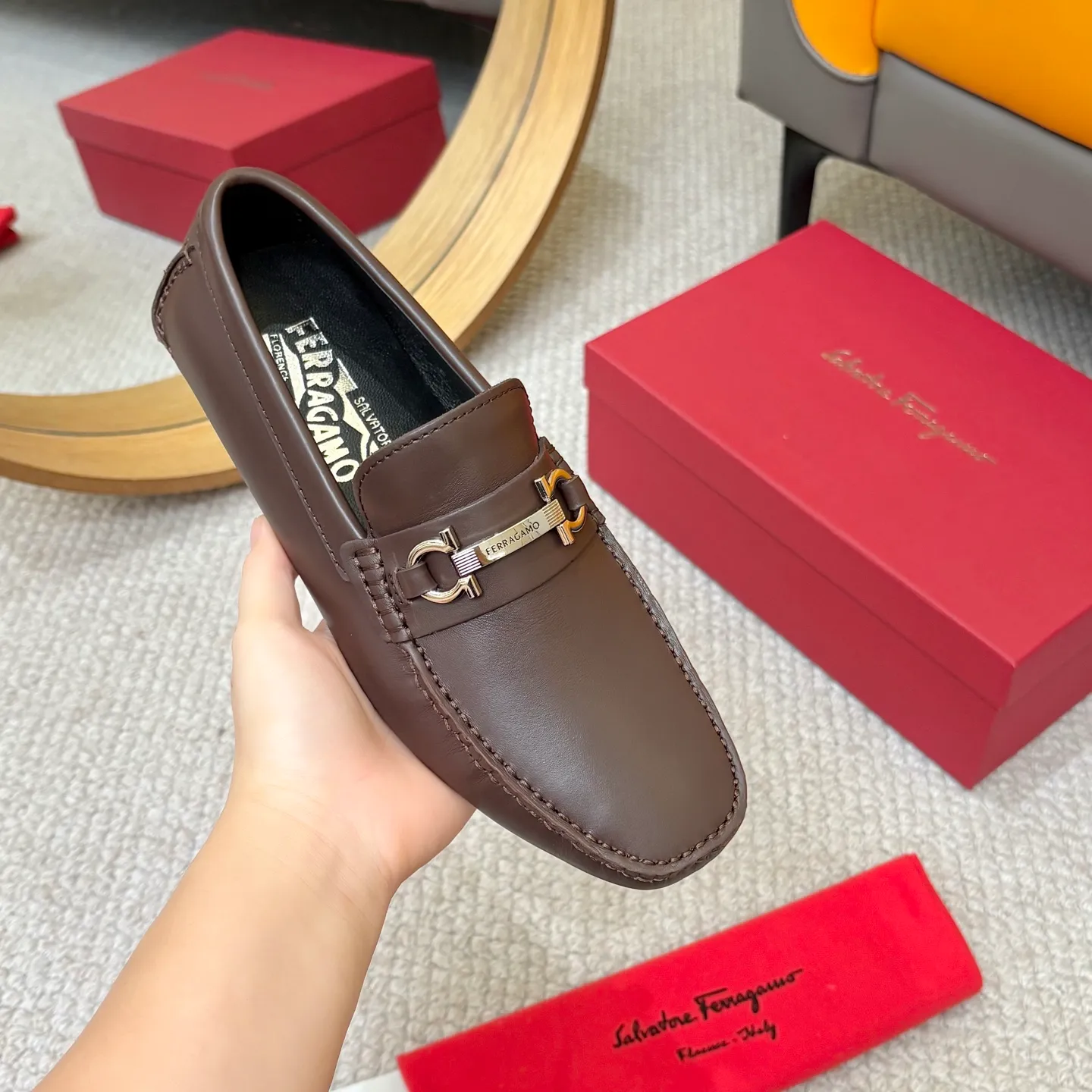 Men's men's shoes 💰420 (Yangli) Ferragamo 〰Ferragamo 2⃣️0⃣️2⃣️5️⃣ New series 👊🏻 Upper 🇮🇹 Italian imported calfskin, original outsole molding. Water-dyed sheepskin lining. The identity of every successful man is set off, and the upper and lower shoes are elegant and stable🚶🏻🚶🏻The high-end custom counter original replica is an eternal classic🔍️Number of codes: 38-46 with counter packaging